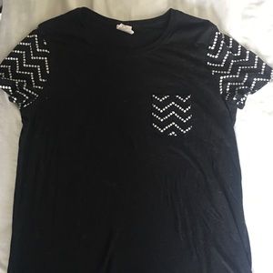 Pink Victoria's Secret black t-shirt